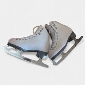 Riedell Luna pearl ice skates